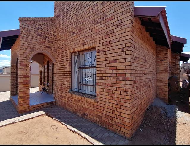 3 BEDROOM FREESTANDING SOLD IN JOUBERTON